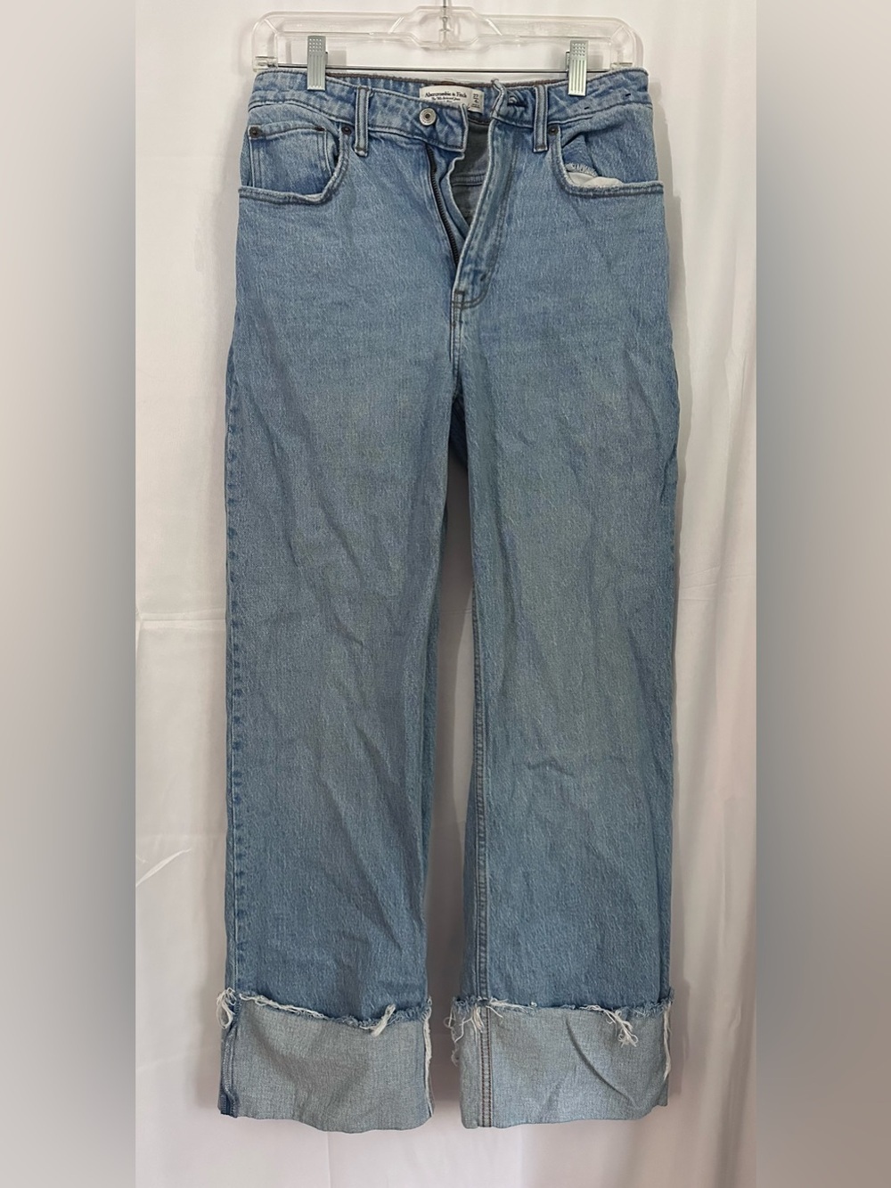 Abercrombie and Fitch the 90’s relaxed Jean high rise high waisted and wide legs